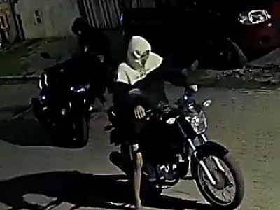 Duas motocicletas são furtadas de residência na Costa Norte de São Sebastião