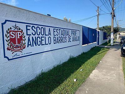 Diretora é esfaqueada por aluno em escola estadual de Caraguatatuba