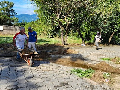 Bairros São Francisco e Morro do Abrigo recebem serviços de manutenção