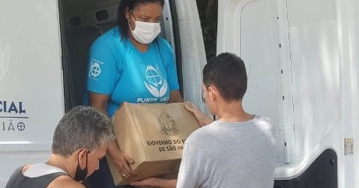 Fundo Social entrega cestas básicas nos bairros da Costa Sul em ação solidária descentralizada