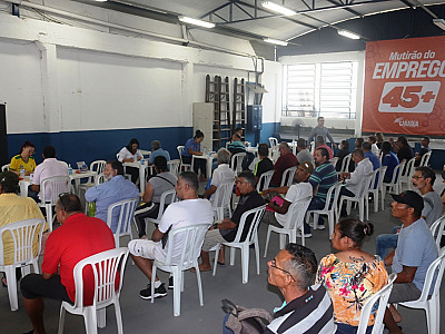 Mutirão do Emprego para pessoas com mais de 45 anos é amanhã no Teatro Mario Covas