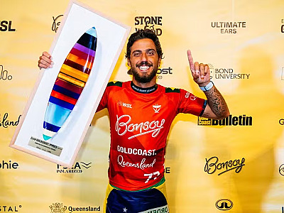 Filipe Toledo bate Julian Wilson e vence em Gold Coast pela segunda vez