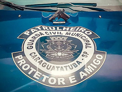 Homem é preso com arma de fogo na Praia Martim de Sá