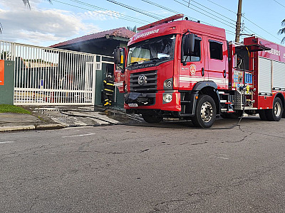 Adega pega fogo na manhã desta sexta-feira (13) em Caraguá