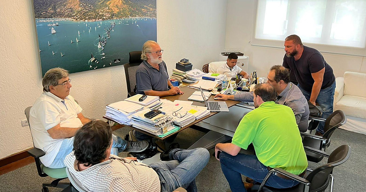 Prefeito Toninho Colucci cobra melhorias e investimentos da Elektro para Ilhabela