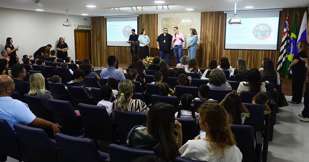 Caraguatatuba recebe solenidade do Prêmio Excelência Educacional com homenagem a escolas destaque no Saresp
