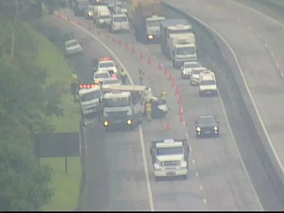 Acidente na Rodovia dos Tamoios provoca bloqueio e congestionamento em Paraibuna