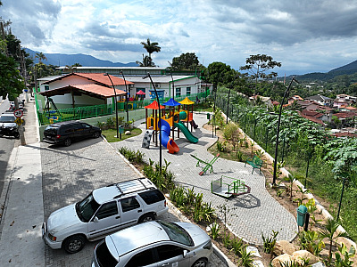 Prefeitura de Ilhabela entrega nova praça com espaço de lazer e convivência na Barra Velha
