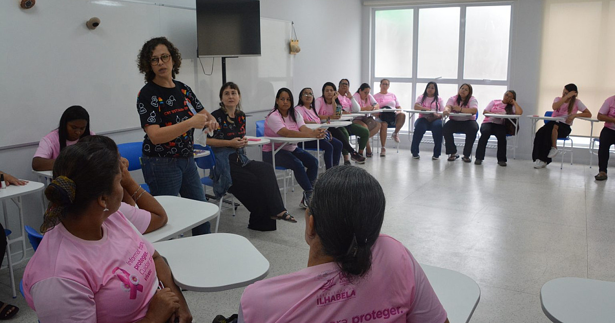 Prefeitura de Ilhabela promove Outubro Rosa com funcionárias da Secretaria de Serviços Urbanos e da Peralta Ambiental