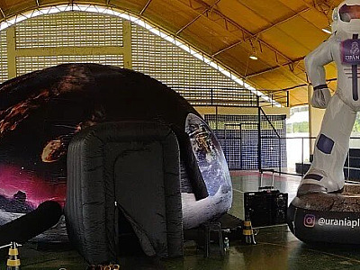 Planetário Itinerante leva experiência imersiva em astronomia às escolas municipais de Caraguatatuba