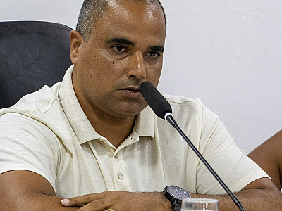 Vereador Edgar Celestino solicita análise sobre possíveis defasagens salariais no funcionalismo público