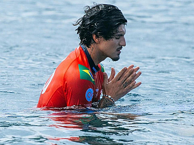Surfistas do LN são eliminados em Pipeline na tour 24 WSL