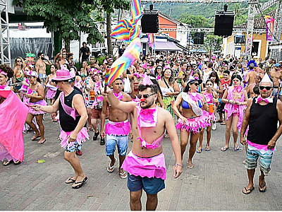Com turismo diversificado, Ilhabela consagra Carnaval em dobro este ano