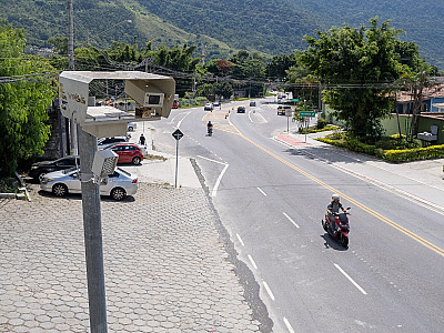 Prefeitura de São Sebastião instala lombadas eletrônicas em quatro pontos com vistas à segurança no trânsito
