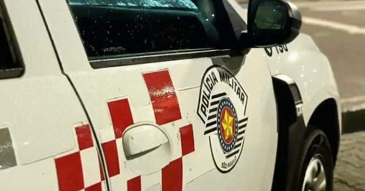 PM prende bandido procurado que estava "tomando uma" em bar