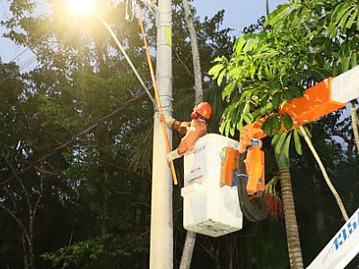 Iluminação do acesso ao Morro Santo Antônio garante mais segurança para moradores e turistas de Caraguatatuba