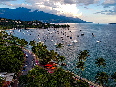 Feriado impulsiona turismo local e dobra ocupação hoteleira de Ilhabela em 2024