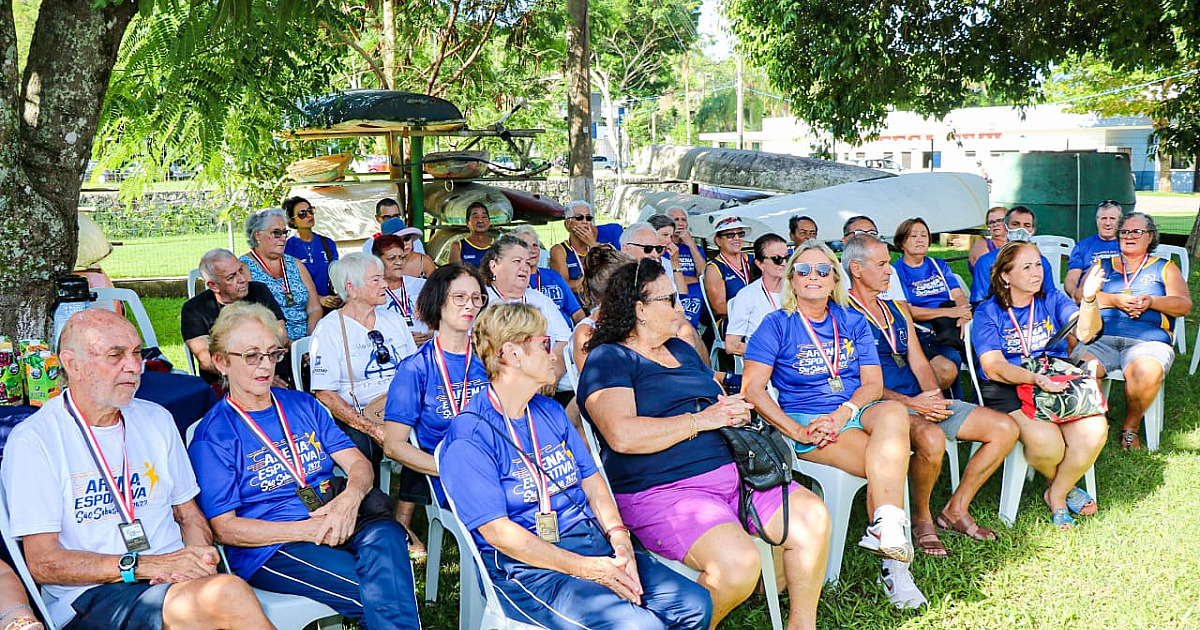 Prefeitura recepciona atletas sebastianenses do JOMI com café da tarde comemorativo