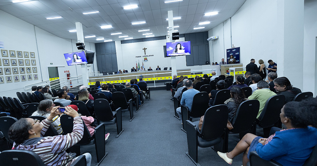 Ubatuba quer verba para saneamento e obras no setor pesqueiro e na SP-215