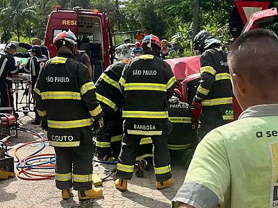 Acidente deixa um morto e um ferido na SP-55 em Caraguatatuba