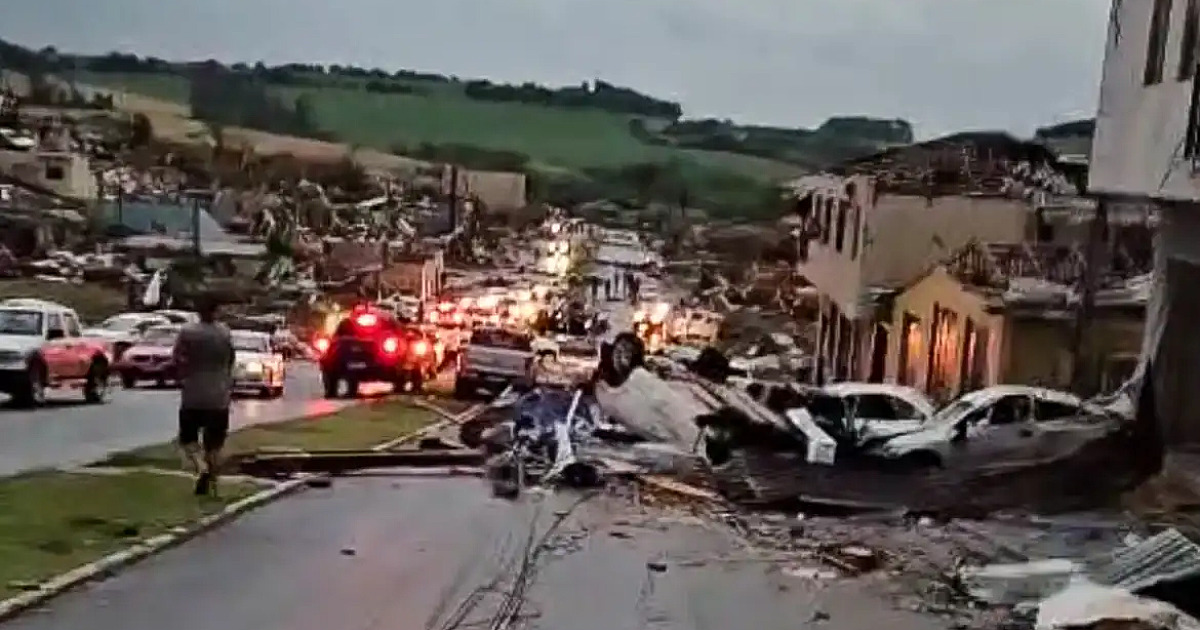 Ciclone causa destruição, deixa 4 mortos e 400 feridos no Paraná