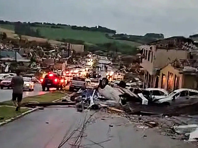 Ciclone causa destruição, deixa 4 mortos e 400 feridos no Paraná