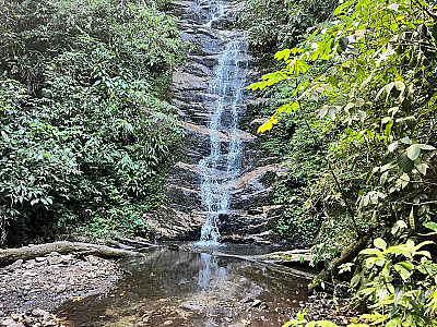 Rodeado de crendice popular, banho de cachoeira é “reset energético” para receber o Ano Novo