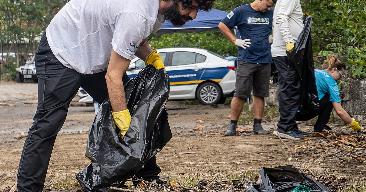 Prefeitura de São Sebastião promove ação de limpeza no Mangue do Colhereiro na sexta-feira