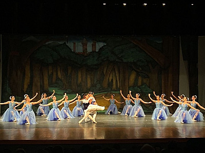 Escola de Bailados apresenta Espetáculo de Gala “Entre Amigos” no Teatro Mario Covas