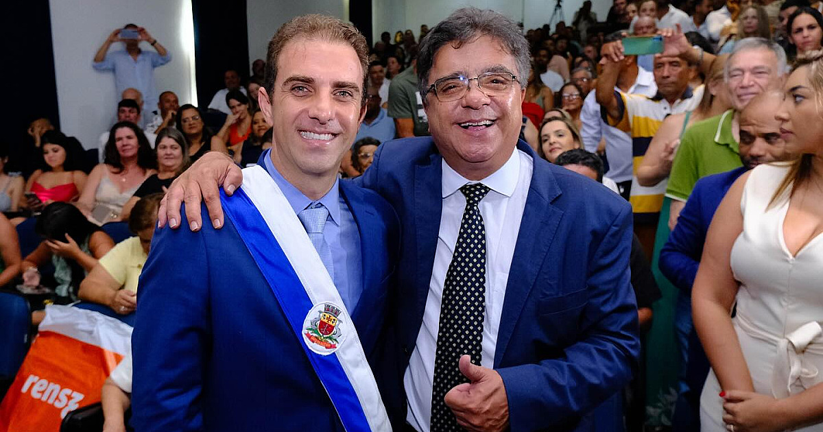 Mateus Silva toma posse como novo prefeito de Caraguatatuba