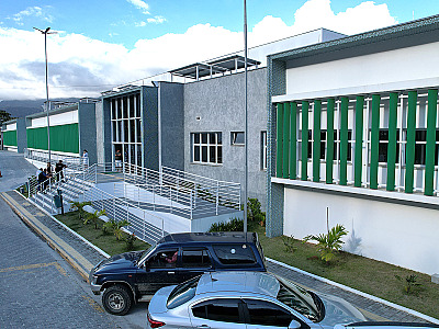 Colucci inaugura piscina semiolímpica, novo bloco do Hospital Mário Covas e UBS em Castelhanos nos 220 anos de Ilhabela