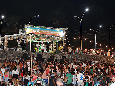 Banda Peixelétrico estreia no Luau Enseada e Alma Djem se apresenta no Luau Boiçucanga neste sábado