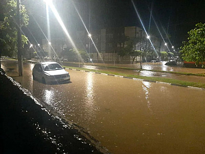 Caraguá e Ubatuba contabilizam estragos causados pela chuva desta madrugada