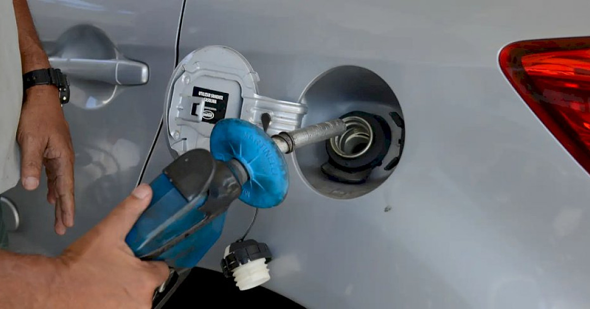 Petrobras reajusta em 7,12% preço da gasolina para distribuidoras
