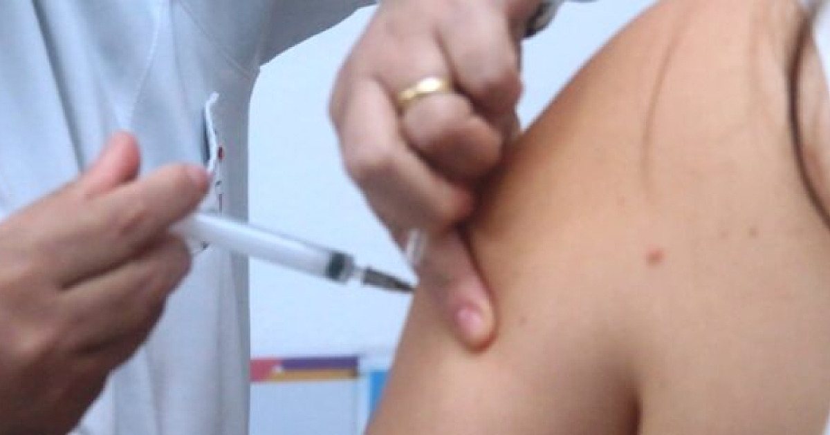 Caraguatatuba imuniza 84% dos grupos prioritários contra gripe e vacina continua liberada ao público geral