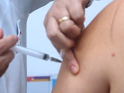 Caraguatatuba imuniza 84% dos grupos prioritários contra gripe e vacina continua liberada ao público geral