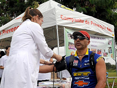 Colesterol alto é fator de risco para doenças cardiovasculares