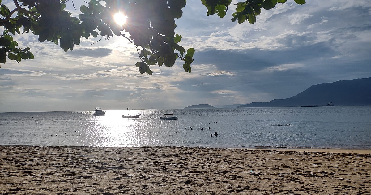Queridinha dos endinheirados, Praia do Curral não é só luxo e reúne opções para todos