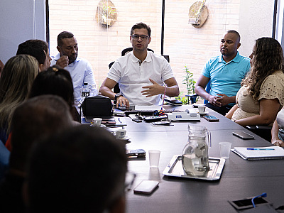 Reinaldinho anuncia equipe de secretários e destaca continuidade na administração