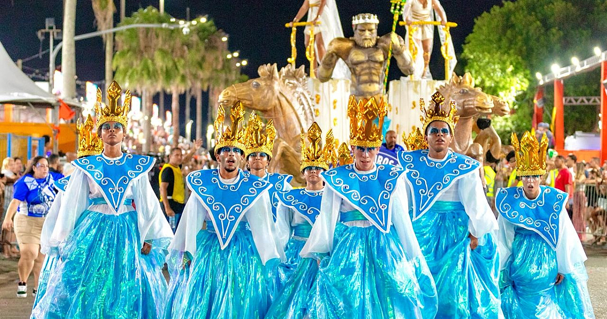 Escolas de Samba do grupo de acesso brilham e fazem o público sambar na Rua da Praia
