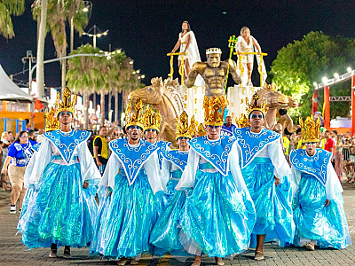 Escolas de Samba do grupo de acesso brilham e fazem o público sambar na Rua da Praia