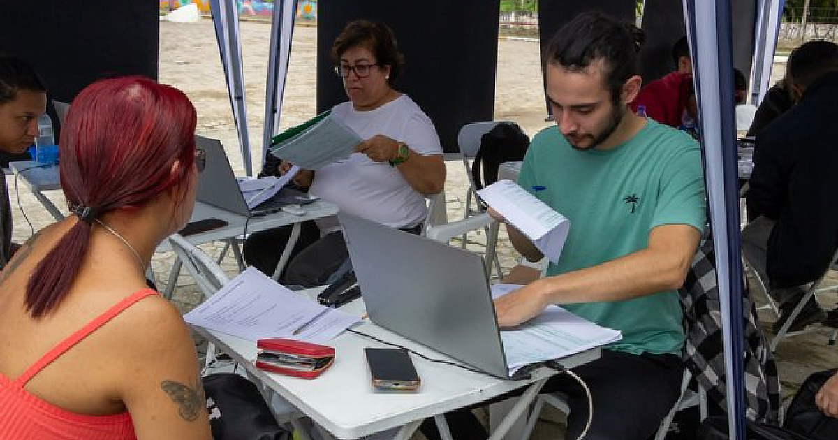Moradores de Maresias recebem orientações de programas sociais