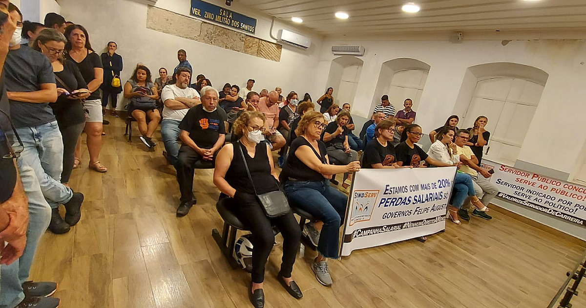 Presidente da Fundacc é homenageada pela Câmara durante inauguração da ‘Galeria das Vereadoras’