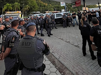 Polícia Civil e Militar deflagram ‘Operação Ruptura’ em Ubatuba e apreendem armas, drogas e mais de R$ 80 mil