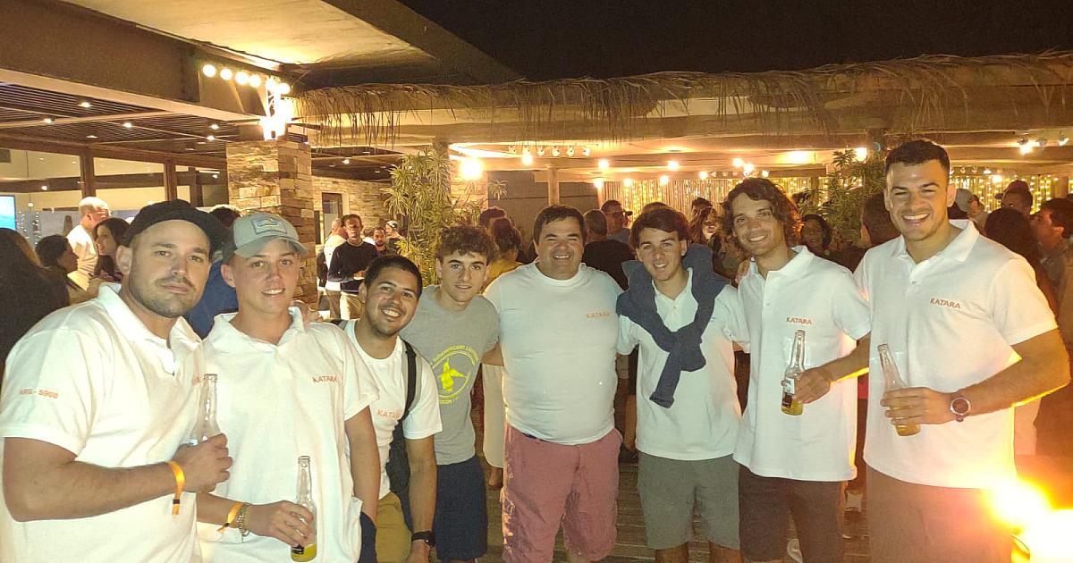 Velejadores da classe oceano comemoram início da 49ª SVI no Yacht Club Ilhabela