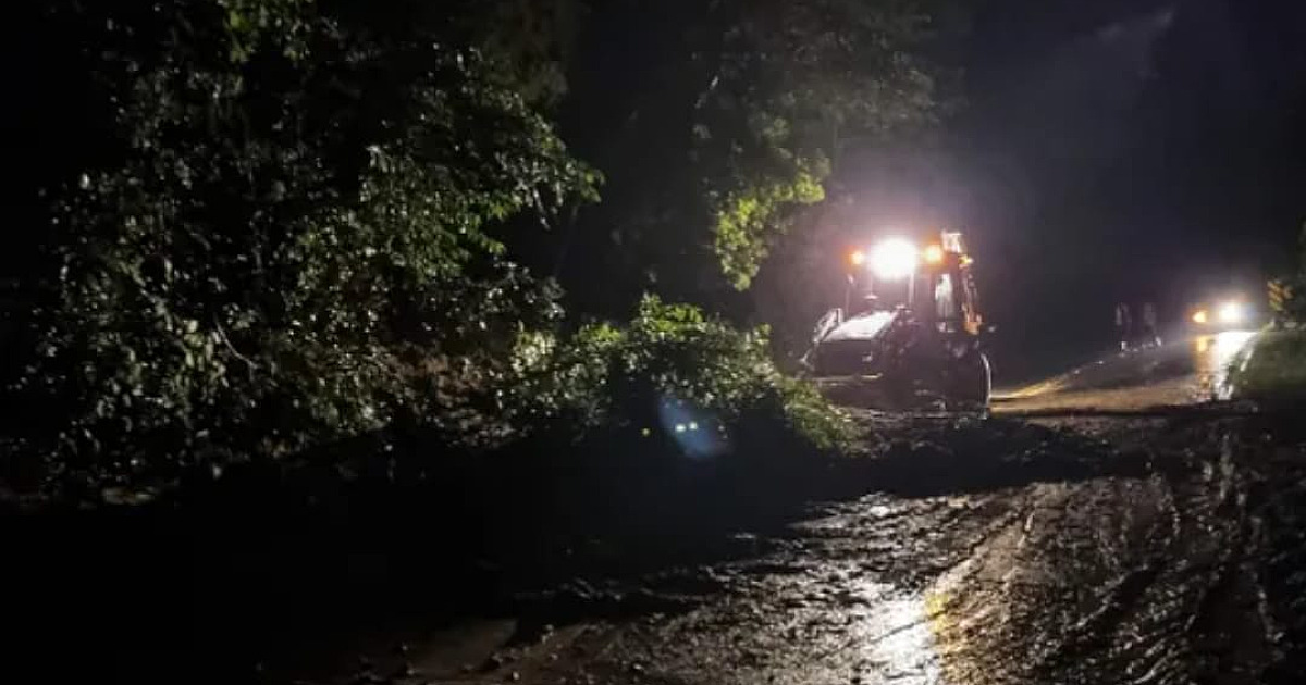 Novos deslizamentos são registrados na Rio-Santos durante a madrugada desta terça-feira