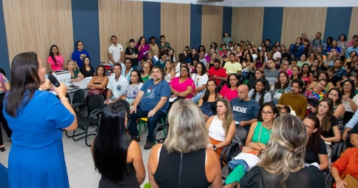 São Sebastião dá posse a mais de 100 novos professores concursados para a educação municipal