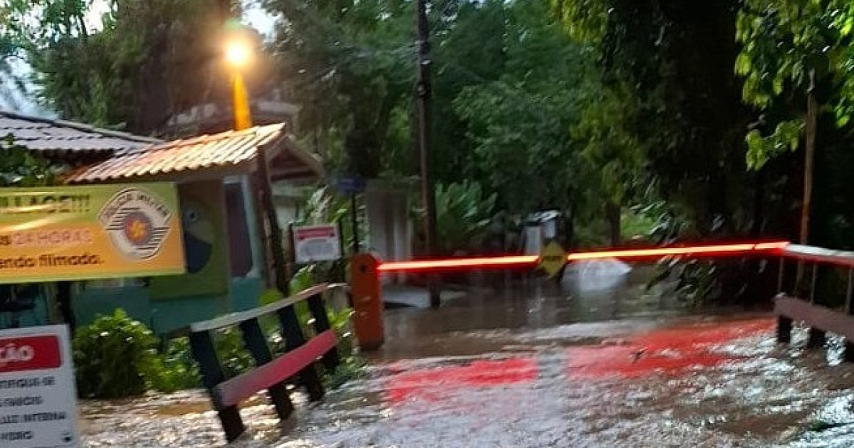 Chuvas de 127 mm castigam São Sebastião no final de Semana