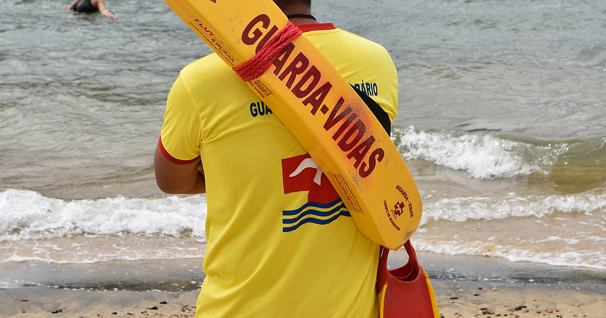 GUARDA-VIDAS TEMPORÁRIOS EM ILHABELA
