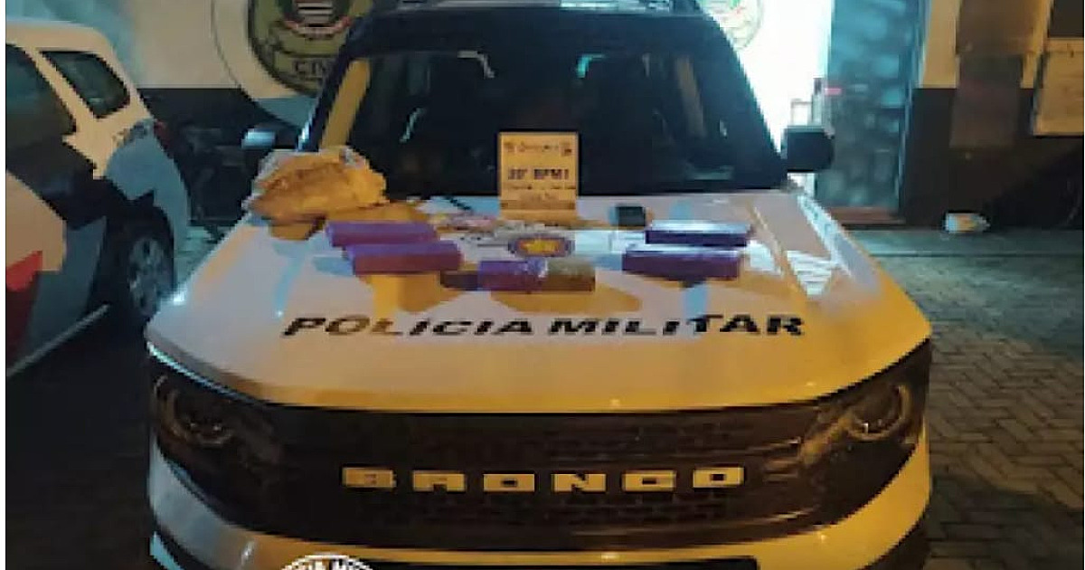 PM prende "mula" do tráfico que levava maconha do Guarujá para Boiçucanga